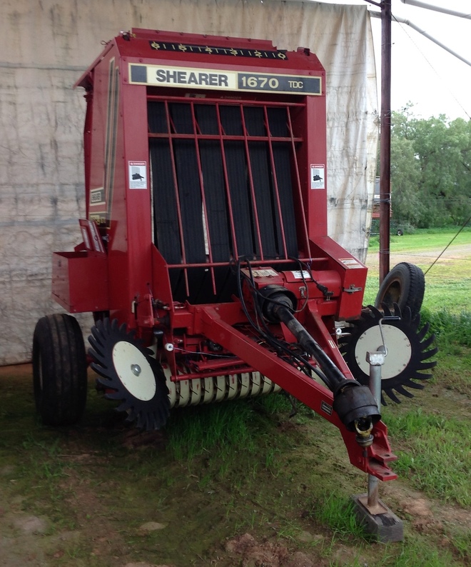 Gehl 1670 Round Hay Baler For Sale Machinery & Equipment